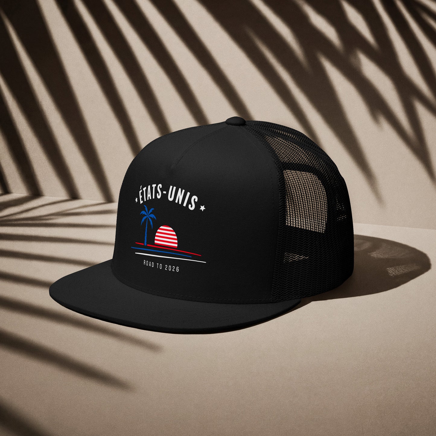 Casquette trucker noire supporter États-Unis avec motif palmier aux couleurs rouge, blanc et bleu du drapeau américain, DTF TifoArt