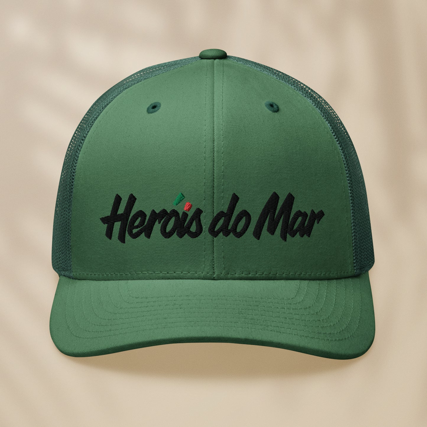 Casquette Trucker brodée “Heróis do Mar”