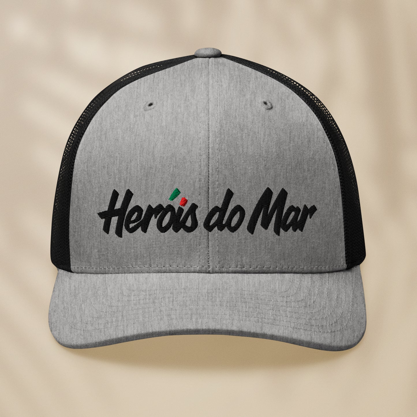 Casquette Trucker brodée “Heróis do Mar”