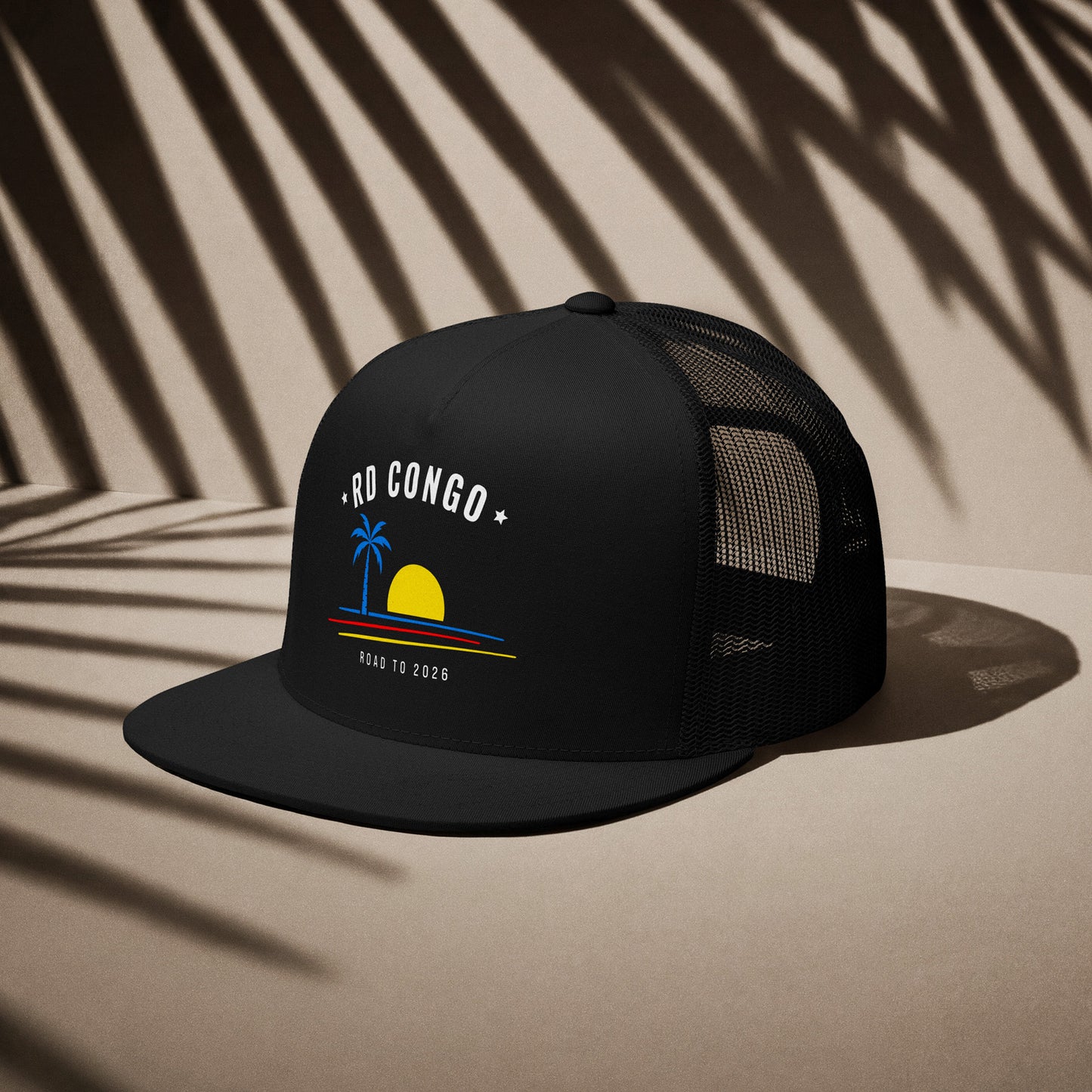 Casquette trucker noire supporter RD Congo avec motif palmier aux couleurs jaune, bleu et rouge du drapeau congolais, DTF TifoArt