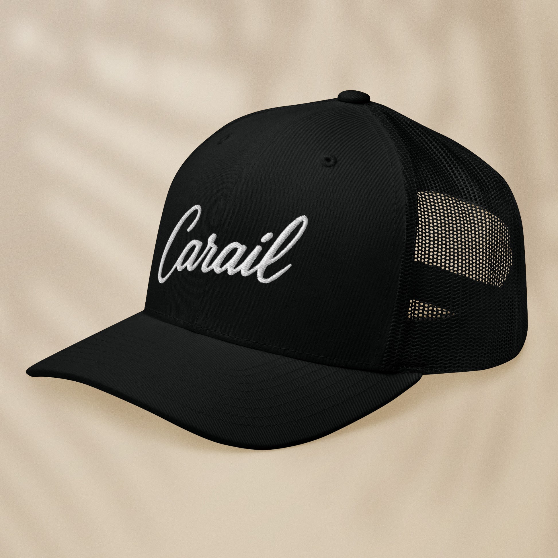 casquette trucker noire brodée carail fil blanc vue trois quarts style portugais tifoart