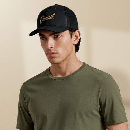 casquette trucker noire brodée carail fil doré portée par un homme style portugais tifoart