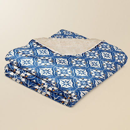 Plaid Azulejo 02 plié, carreaux portugais bleus sur fond beige