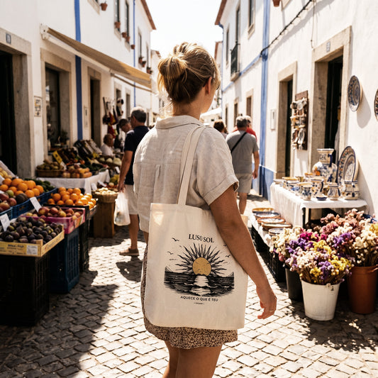 Sac Luso Sol porté marché ensoleillé sud Portugal Algarve diaspora lumière