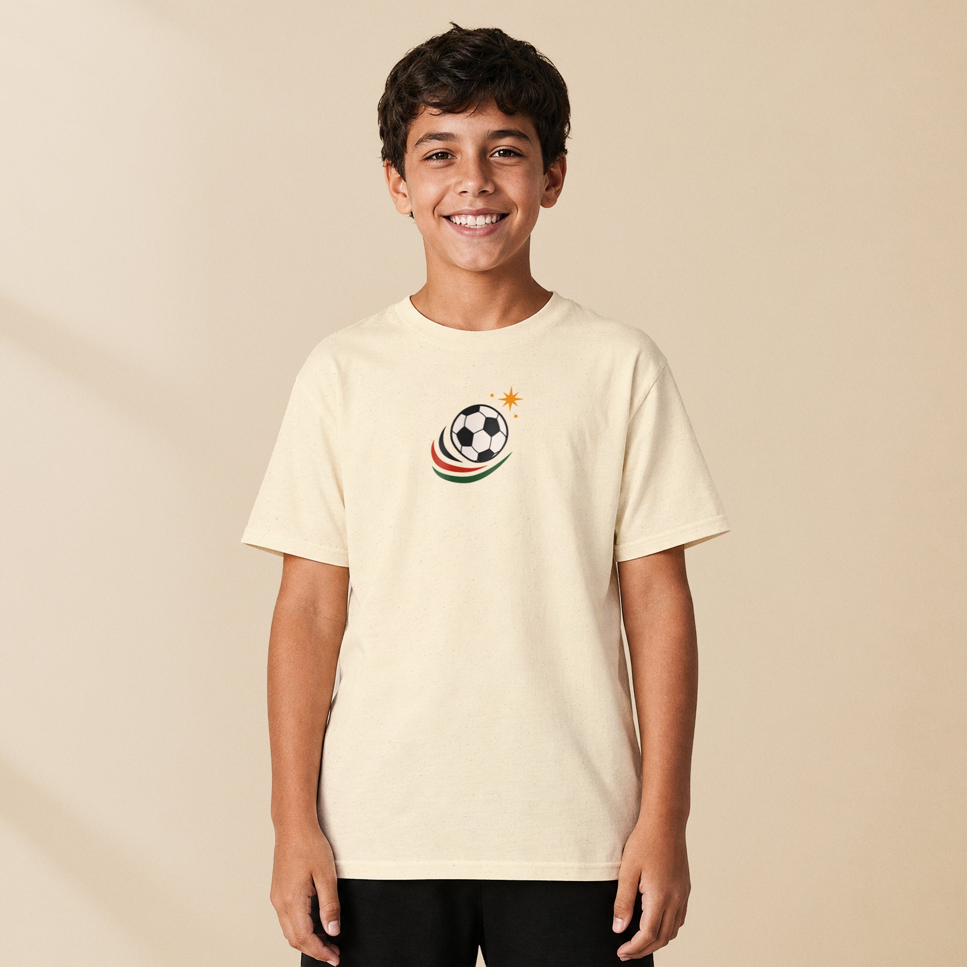 T-shirt enfant crème Le Ballon porté par un enfant, série Petits Champions TifoArt