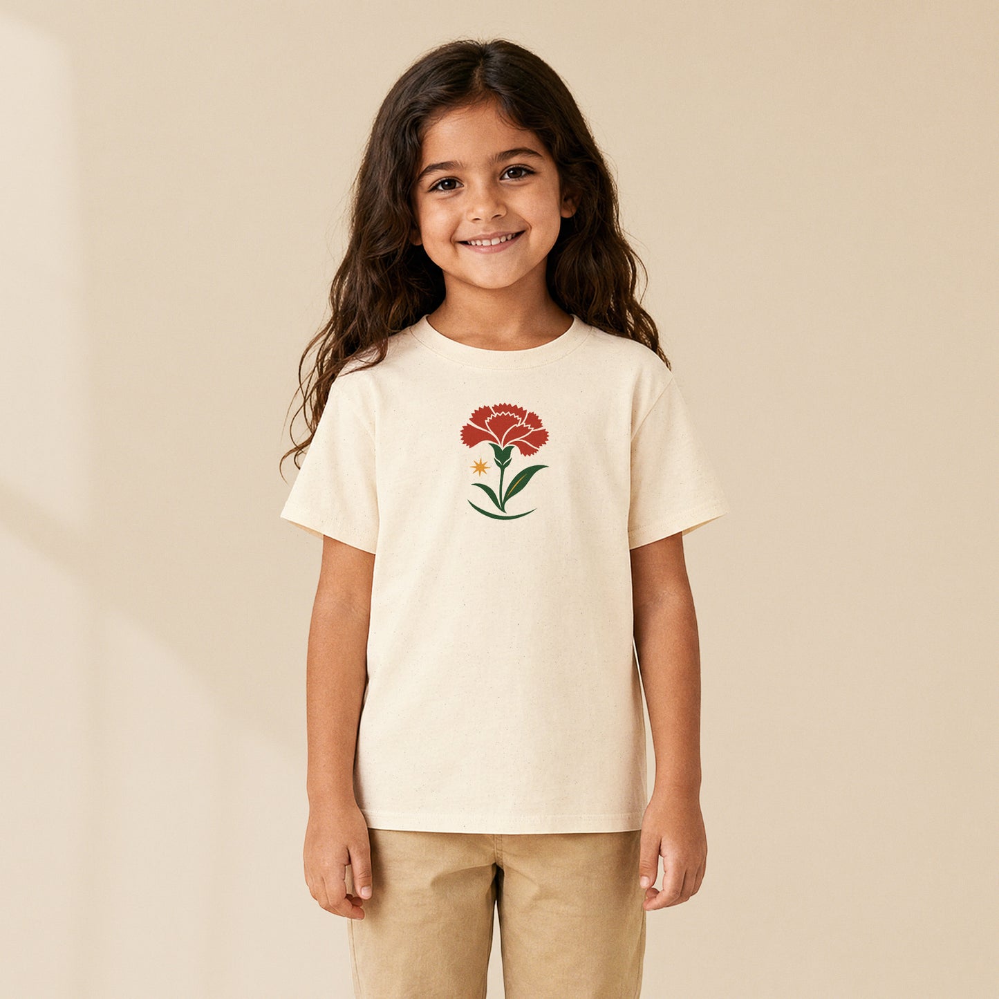 T-shirt enfant crème Œillet porté par une enfant, série Folklore Portugais TifoArt
