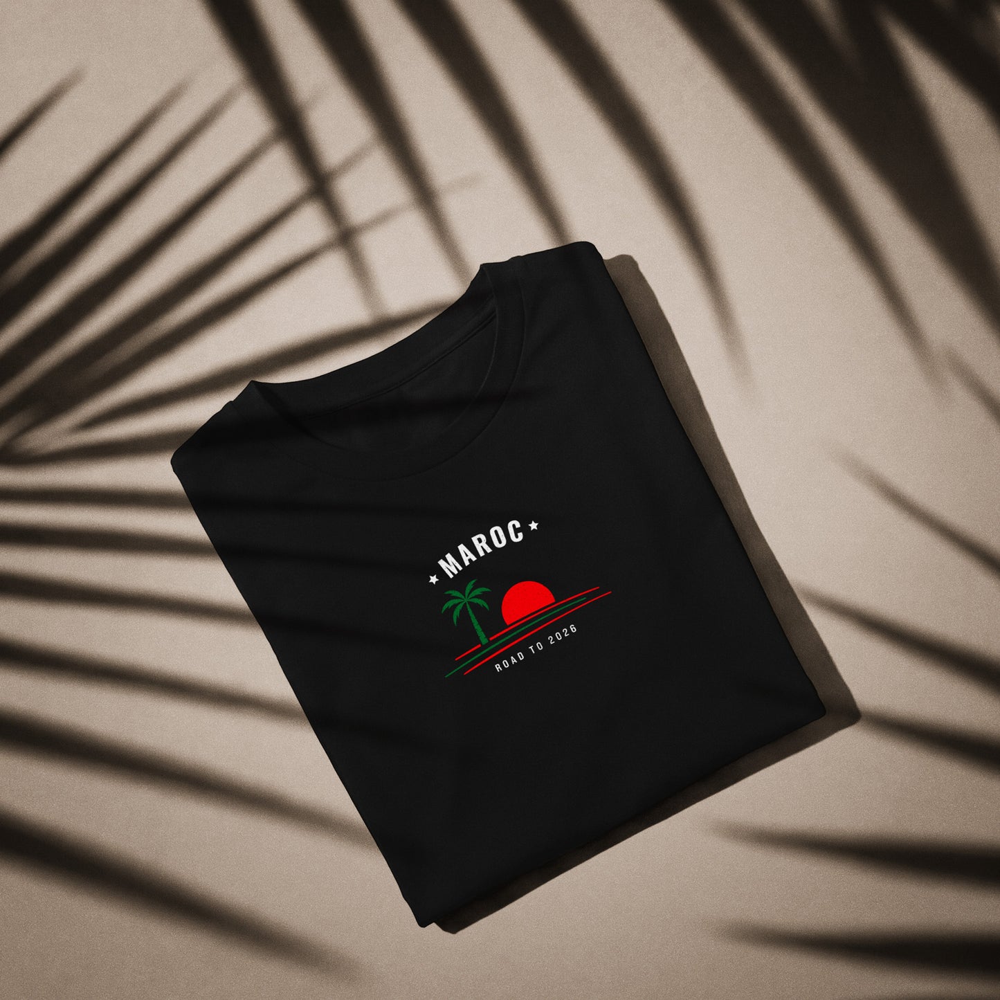 T-shirt noir supporter Maroc avec motif palmier aux couleurs rouge et vert du drapeau marocain, coton bio TifoArt