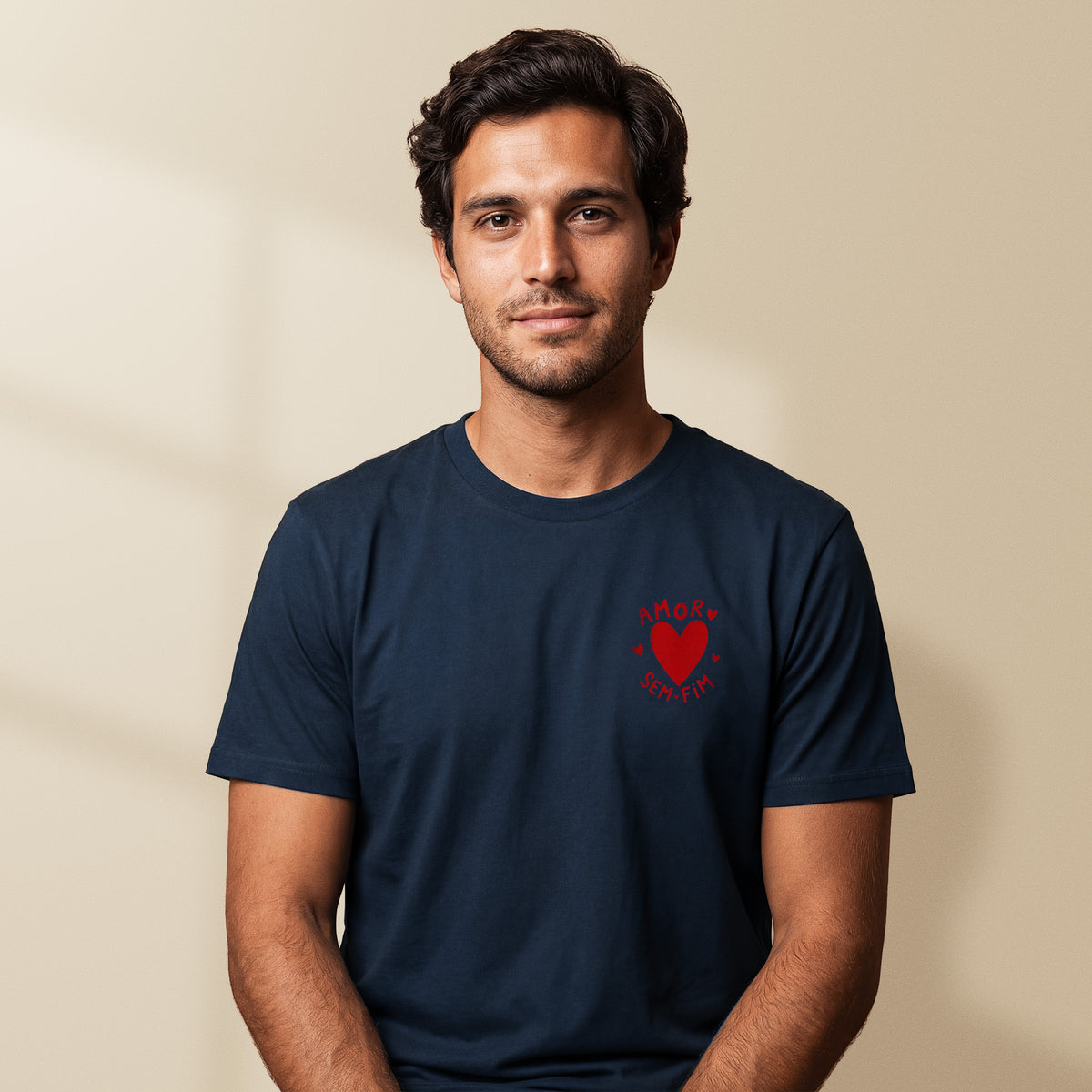 Homme portant t-shirt amor sem fim rose tifoart