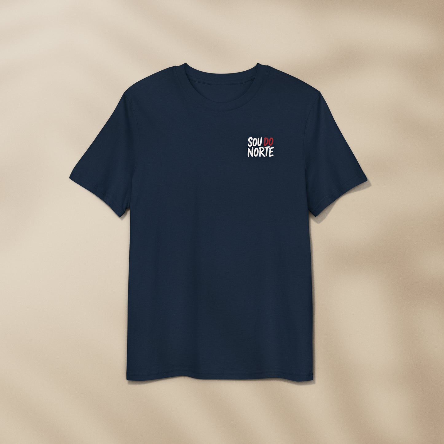 T-shirt Sou do Norte French Navy à plat, motif blanc et burgundy sur la poitrine, TifoArt